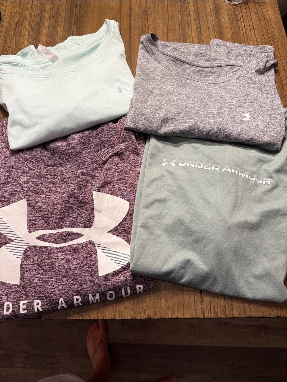 Under Armour Ladies Bundle of 4 Short Sleeve Tees